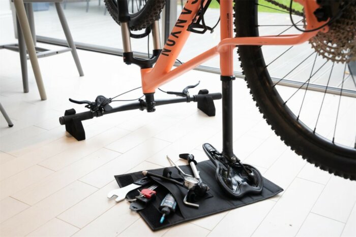 Hiplok Flipstand With Carry Case 7 Hiplok Flipstand With Carry Case