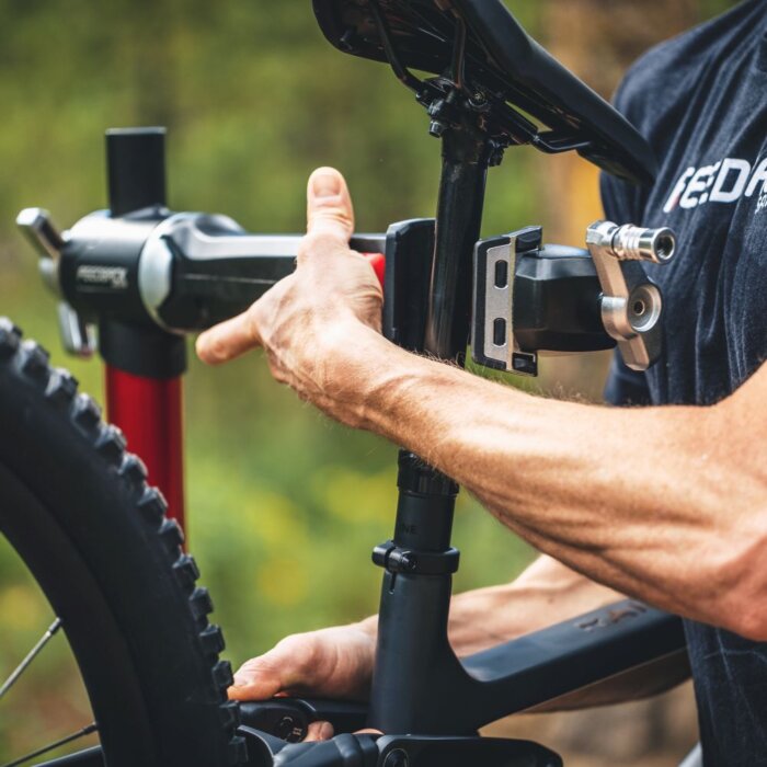 FEEDBACK SPORTS - PRO MECHANIC HD BIKE REPAIR STAND 24 FEEDBACK SPORTS - PRO MECHANIC HD BIKE REPAIR STAND