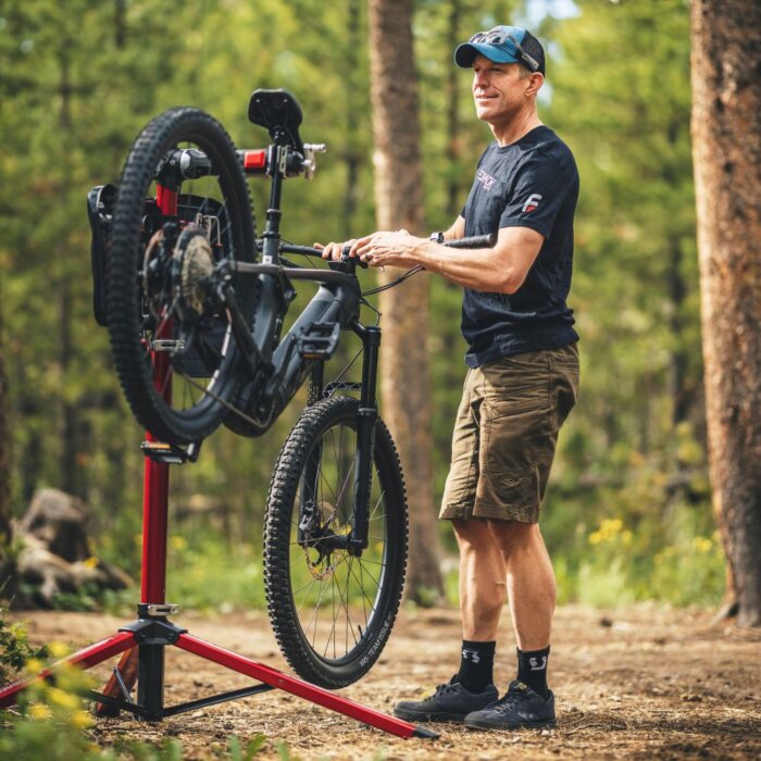 FEEDBACK SPORTS - PRO MECHANIC HD BIKE REPAIR STAND 26 FEEDBACK SPORTS - PRO MECHANIC HD BIKE REPAIR STAND
